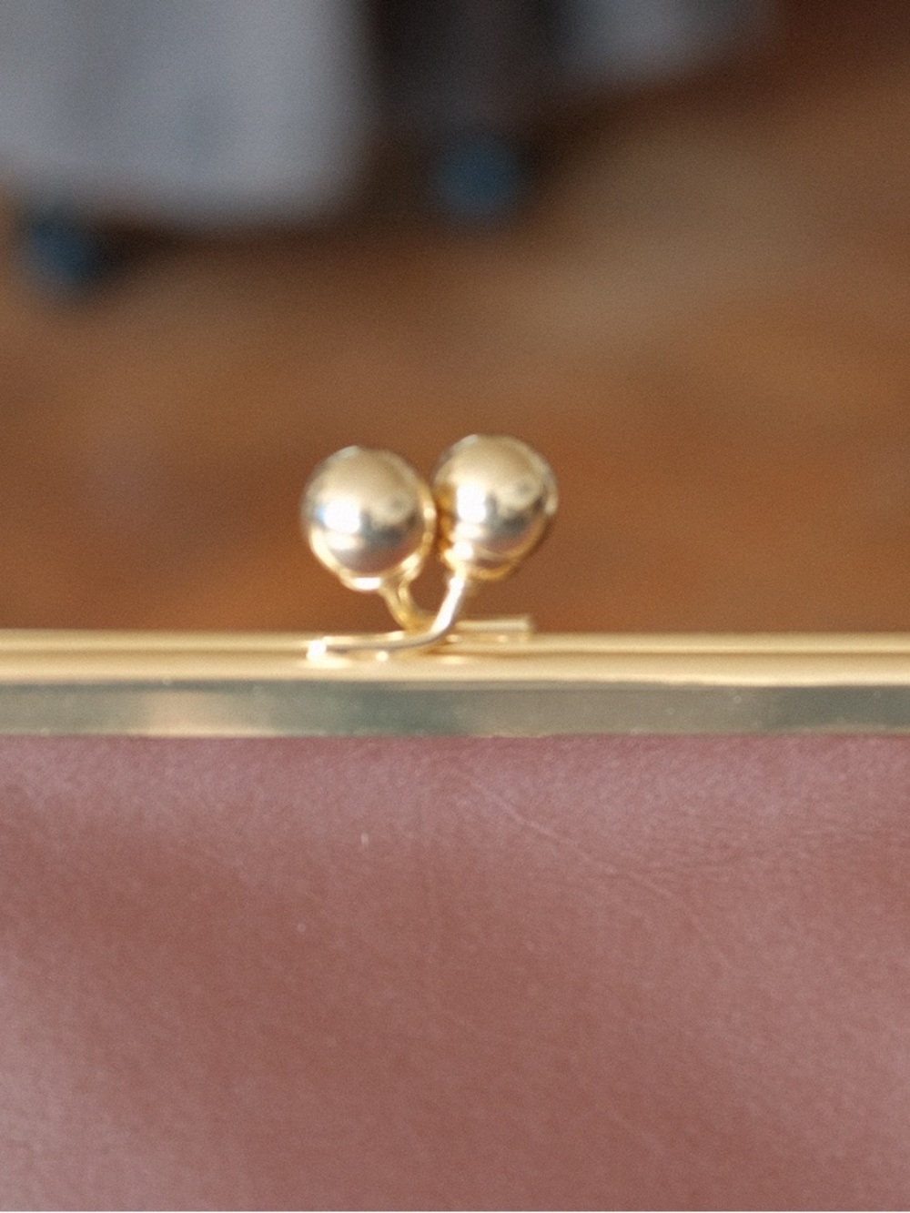 Coach XLarge Brown Leather Kiss-Lock Clutch with Gold Frame. NEVER CARRIED! - Picture 10 of 10